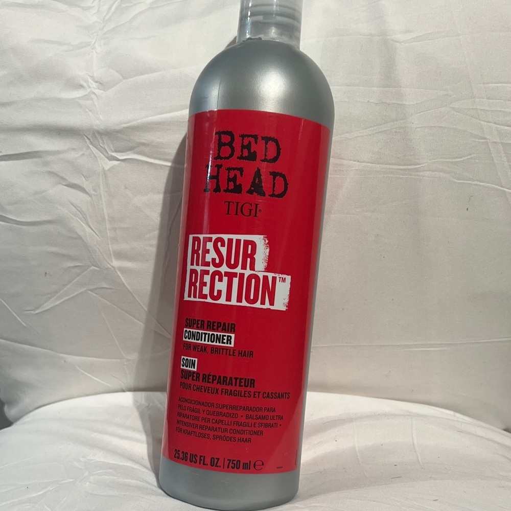 TIGI Bed Head Super Repair Conditioner - Red and Silver